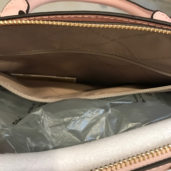 Authentic Michael Kors Crossbody Purse / Bag - Picture 8 of 8